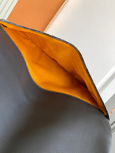 Load image into Gallery viewer, SAINTE-MARIE MM CLUTCH (GREY)