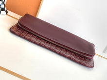 Load image into Gallery viewer, SAINTE-MARIE MM CLUTCH (BURGUNDY)