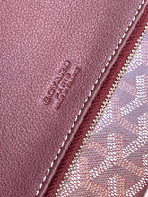 Load image into Gallery viewer, SAINTE-MARIE MM CLUTCH (BURGUNDY)