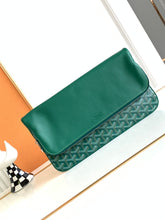 Load image into Gallery viewer, SAINTE-MARIE MM CLUTCH (GREEN)