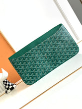 Load image into Gallery viewer, SAINTE-MARIE MM CLUTCH (GREEN)