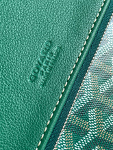 Load image into Gallery viewer, SAINTE-MARIE MM CLUTCH (GREEN)