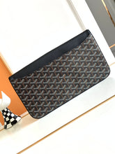 Load image into Gallery viewer, SAINTE-MARIE MM CLUTCH (BLACK)