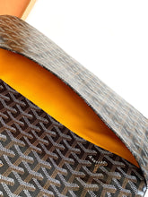 Load image into Gallery viewer, SAINTE-MARIE MM CLUTCH (BLACK)