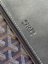 Load image into Gallery viewer, SAINTE-MARIE MM CLUTCH (NAVY)