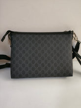 Load image into Gallery viewer, GG MEDIUM MESSENGER BAG (BLACK)