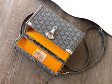 Load image into Gallery viewer, CASSETTE TRUNK (GREY)