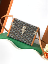 Load image into Gallery viewer, CASSETTE TRUNK (BLACK TAN)