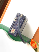 Load image into Gallery viewer, CASSETTE TRUNK (NAVY BLUE)