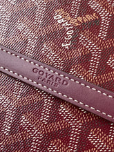 Load image into Gallery viewer, CASSETTE TRUNK (BURGUNDY)