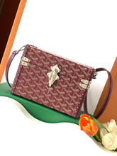 Load image into Gallery viewer, CASSETTE TRUNK (BURGUNDY)