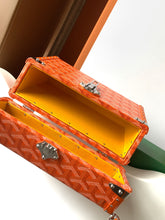 Load image into Gallery viewer, CASSETTE TRUNK (ORANGE)