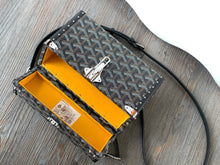 Load image into Gallery viewer, CASSETTE TRUNK (BLACK)