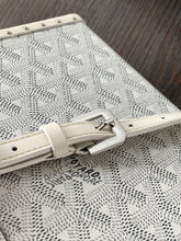 Load image into Gallery viewer, CASSETTE TRUNK (WHITE)