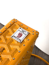 Load image into Gallery viewer, CASSETTE TRUNK (YELLOW)