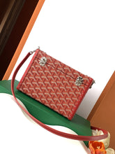 Load image into Gallery viewer, CASSETTE TRUNK (RED)