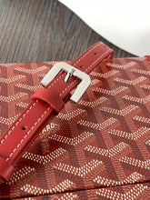 Load image into Gallery viewer, CASSETTE TRUNK (RED)