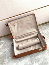 Load image into Gallery viewer, CABIN SUITCASE 24L (CARAMEL SAFARI)