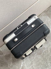 Load image into Gallery viewer, CABIN SUITCASE 24L (BLACK - POCKETS)