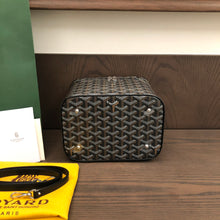 Load image into Gallery viewer, MUSE VANITY CASE (BLACK)