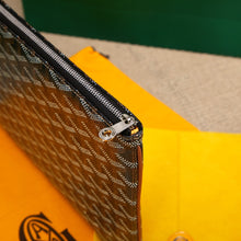 Load image into Gallery viewer, SENAT MM POUCH (BLACK TAN)