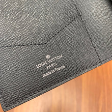 Load image into Gallery viewer, LOUIS CLASSIC DAMIER GRAPHITE PASSPORT HOLDER (BLACK)