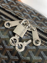 Load image into Gallery viewer, BOSTON 50 BAG (BLACK TAN)