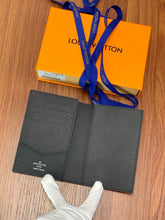 Load image into Gallery viewer, LOUIS CLASSIC DAMIER GRAPHITE PASSPORT HOLDER (BLACK)