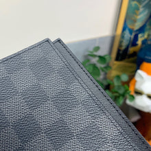 Load image into Gallery viewer, LOUIS CLASSIC DAMIER GRAPHITE PASSPORT HOLDER (BLACK)