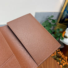 Load image into Gallery viewer, LOUIS CLASSIC MONOGRAM PASSPORT HOLDER (BROWN)