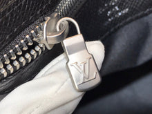 Load image into Gallery viewer, LOUIS KEEPALL BANDOULIERE 50 MONOGRAM TAIGA (BLACK)