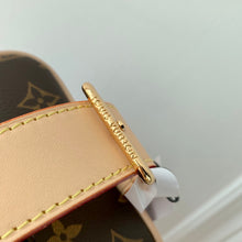 Load image into Gallery viewer, LOUIS LOCKER DOPP KIT (MONOGRAM)