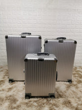 Load image into Gallery viewer, CLASSIC CABIN 36L (SILVER)