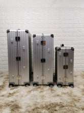 Load image into Gallery viewer, CLASSIC CABIN 36L (SILVER)