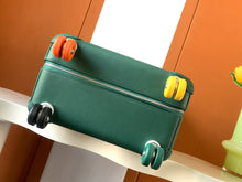 Load image into Gallery viewer, CABIN SUITCASE 24L (FOREST GREEN)