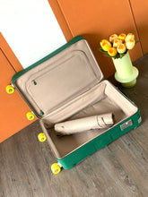 Load image into Gallery viewer, CABIN SUITCASE 24L (FOREST GREEN SUMMER)