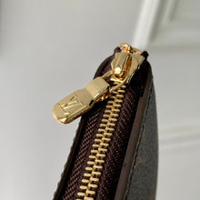 Load image into Gallery viewer, LOUIS RING MONOGRAM KEY POUCH (BROWN)