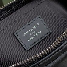 Load image into Gallery viewer, LOUIS KEEPALL CARGO 25 (GLOSS BLACK)