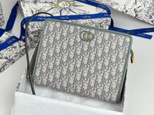 Load image into Gallery viewer, CHRISTIAN MONTAIGNE DEA POUCH (GREY)