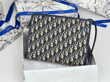 Load image into Gallery viewer, CHRISTIAN MONTAIGNE DEA POUCH (DARK BLUE)