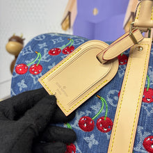 Load image into Gallery viewer, LOUIS KEEPALL BANDOULIERE 45 (CHERRY DENIM)