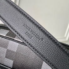 Load image into Gallery viewer, LOUIS NIL MESSENGER (PIXEL ECLIPSE)