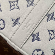 Load image into Gallery viewer, LOUIS KEEPALL BANDOULIERE 50 (WHITE)