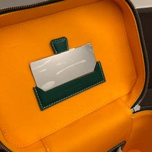 Load image into Gallery viewer, MUSE VANITY CASE (GREEN)