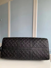 Load image into Gallery viewer, LOUIS KEEPALL BANDOULIERE 50 EMBOSSED MONOGRAM TAURILLION (BLACK)