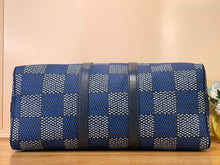 Load image into Gallery viewer, LOUIS KEEPALL BANDOULIERE 50 (CHECKERED BLUE)