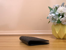 Load image into Gallery viewer, LOUIS CLASSIC LEATHER CHECKED PASSPORT HOLDER (BLACK)