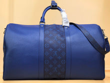 Load image into Gallery viewer, LOUIS KEEPALL BANDOULIERE 50 MONOGRAM TAIGA (BLUE)