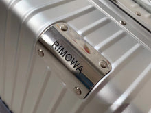 Load image into Gallery viewer, CLASSIC CABIN 36L SILVER (GREY HANDLE)