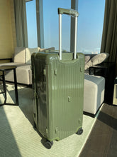 Load image into Gallery viewer, ESSENTIAL TRUNK PLUS 100L (GLOSS CACTUS GREEN)